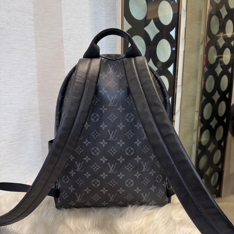 LV Discovery PM黑灰原花後背包-3