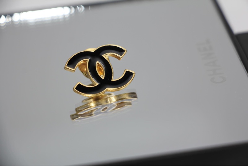 Chanel Vintage 02A琺瑯經典款cc胸針-2
