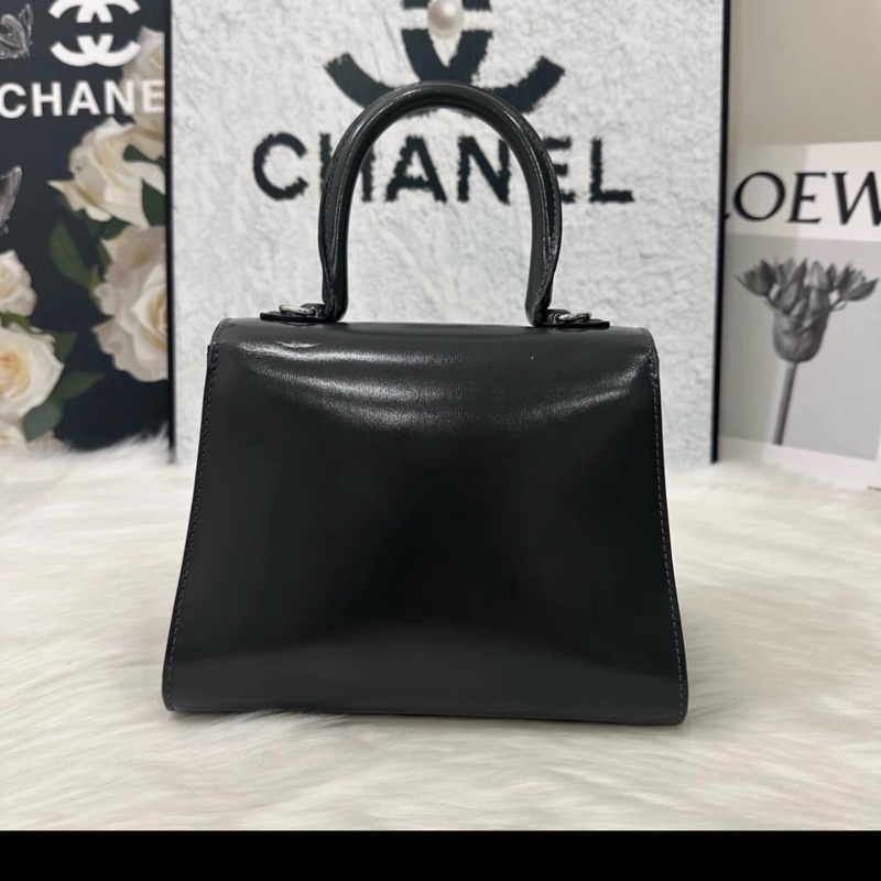 delvaux 限量款～灰色鑽扣手提包-1