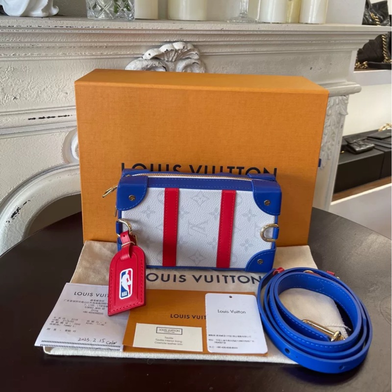 🈶購證 #櫃上九萬入手 #近新大全配 Lv soft trunk nba聯名限定款盒子斜挎包-1