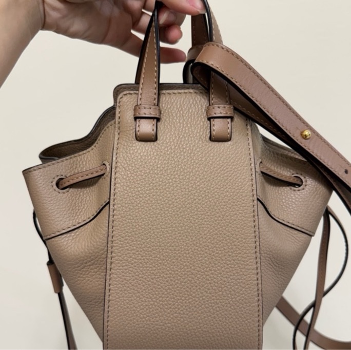 LOEWE  HAMMOCK MINI 吊床包 沙色-9