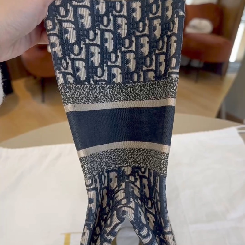 🈶購證🉑肩背 #9新 #專櫃12萬 Dior老花刺繡托特肩背包-13