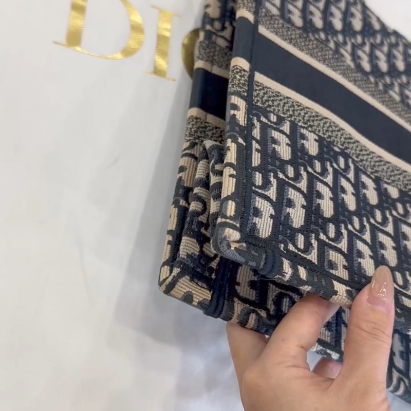 🈶購證🉑肩背 #9新 #專櫃12萬 Dior老花刺繡托特肩背包-19