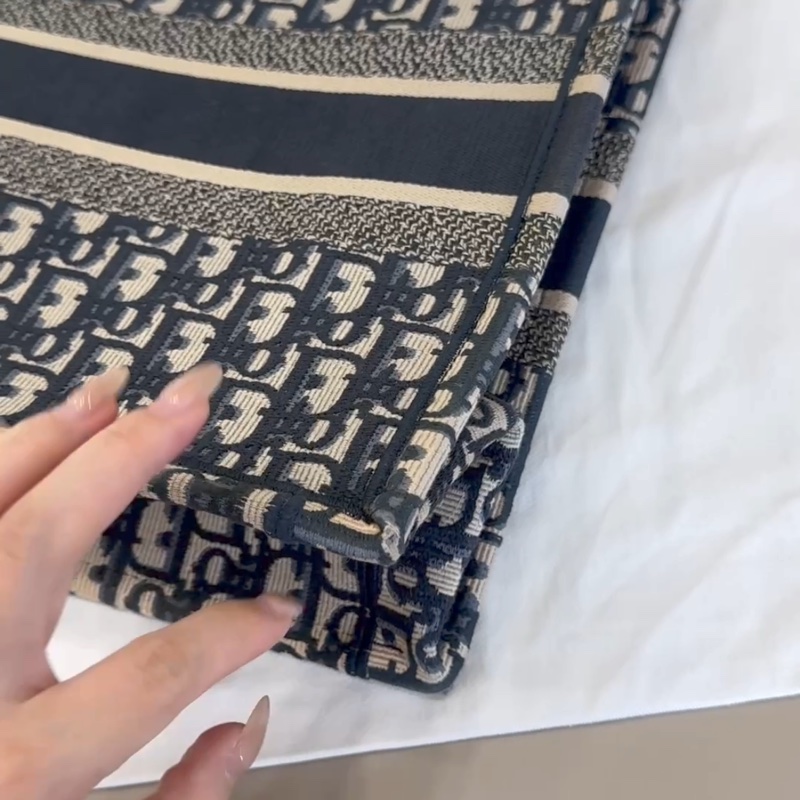 🈶購證🉑肩背 #9新 #專櫃12萬 Dior老花刺繡托特肩背包-20