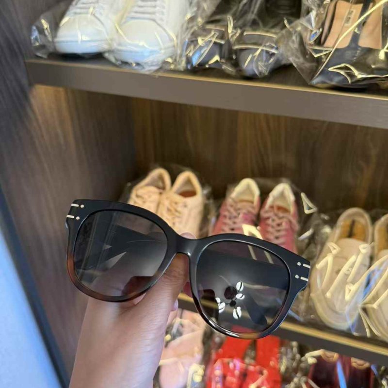 Dior 墨鏡 有盒子 非常新-4