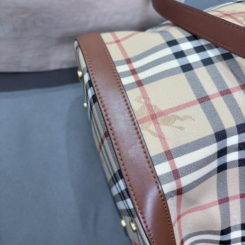 Burberry 戰馬格紋水桶單肩包 熱門款 中古包 很新 配件塵袋-6