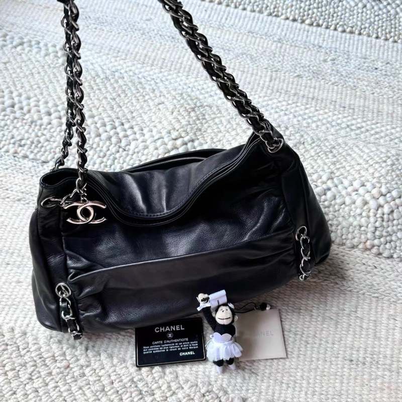 Chanel • 稀有黑銀皺褶滾邊鏈條吊墜Hobo包-0