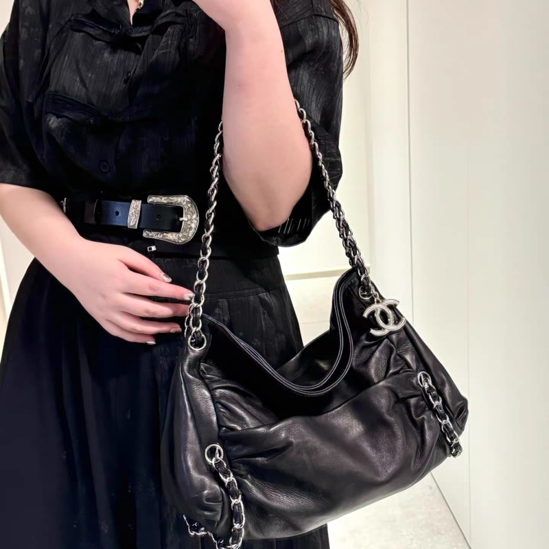 Chanel • 稀有黑銀皺褶滾邊鏈條吊墜Hobo包-5