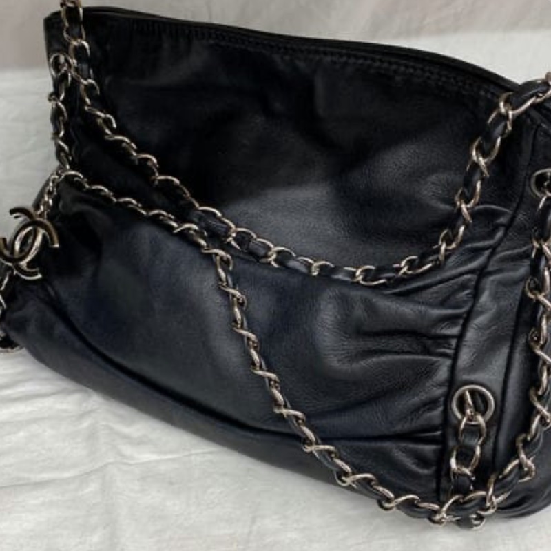 Chanel • 稀有黑銀皺褶滾邊鏈條吊墜Hobo包-7