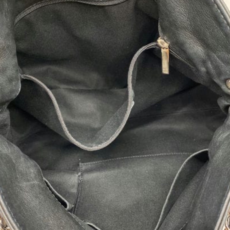 Chanel • 稀有黑銀皺褶滾邊鏈條吊墜Hobo包-11