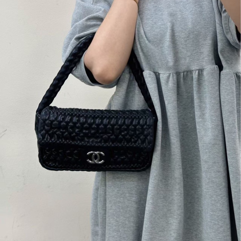 Chanel 限量款手提腋下包-0