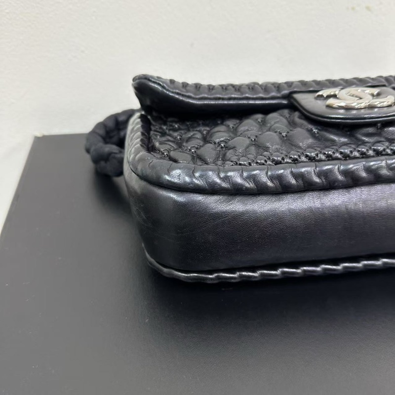 Chanel 限量款手提腋下包-8