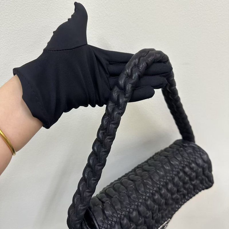 Chanel 限量款手提腋下包-12