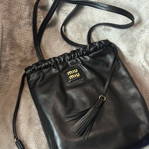 【全新】Miu Miu Joie Shopping Bag – 黑色 100% 皮革，AW24 系列