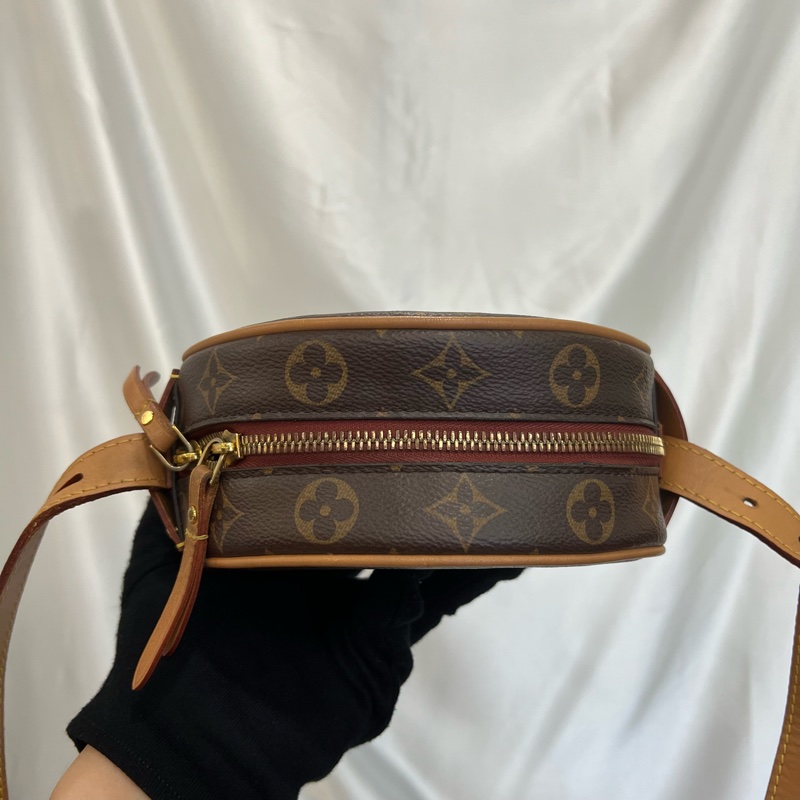 LV CHAPEAU SOUPLE P.M 圓餅斜肩包-3
