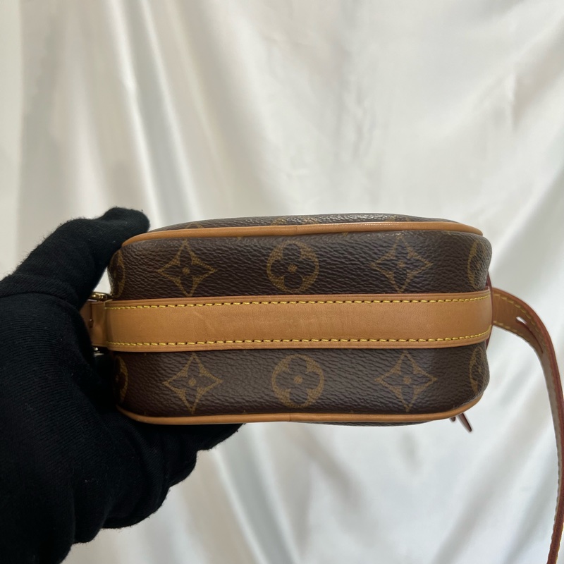 LV CHAPEAU SOUPLE P.M 圓餅斜肩包-4