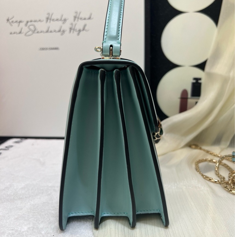 寶格麗 琺瑯Serpenti經典蛇頭包系列 約18*16*9cm 無塵包裝雷射仿偽標誌、內袋施印專屬型號編碼、配套雨衣、鏡子、卡片、~-2