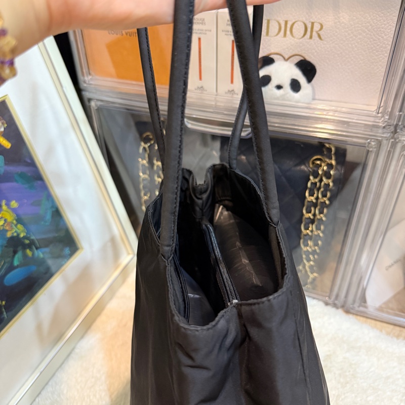 85新✨Prada🖤比goyard還輕的Prada降落傘布 黑色尼龍🖤肩背包 托特包 好輕 好裝 好用 耐用防潑水 附鑑定報告-4