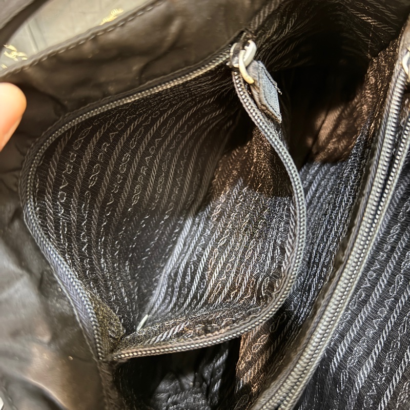 85新✨Prada🖤比goyard還輕的Prada降落傘布 黑色尼龍🖤肩背包 托特包 好輕 好裝 好用 耐用防潑水 附鑑定報告-11
