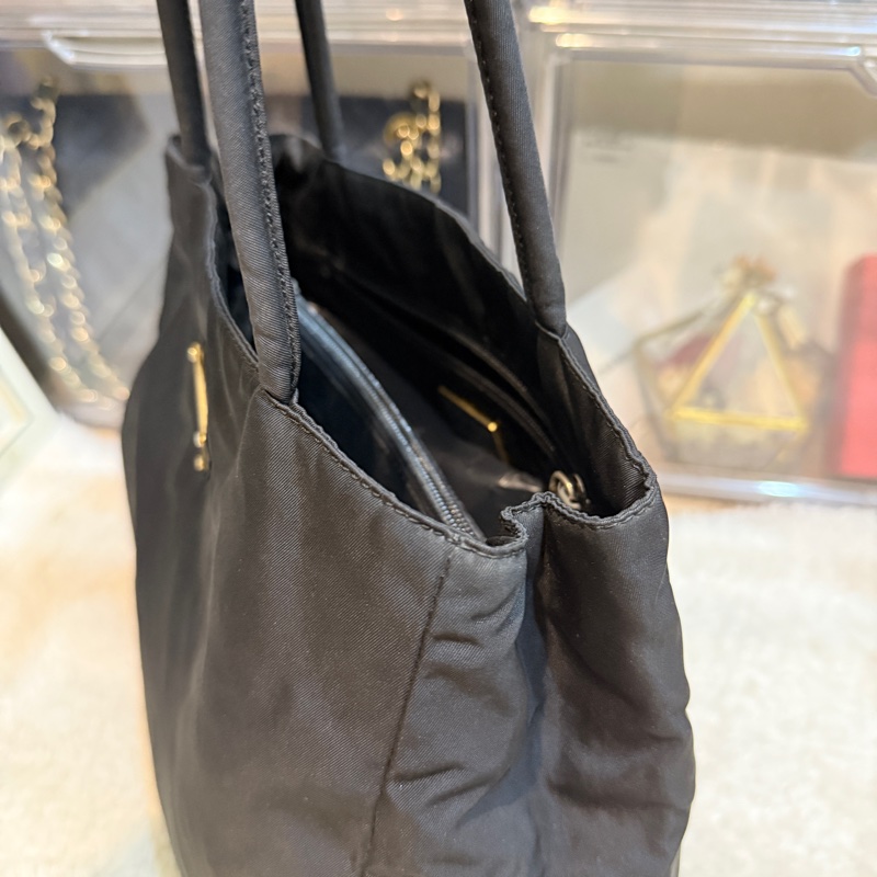 85新✨Prada🖤比goyard還輕的Prada降落傘布 黑色尼龍🖤肩背包 托特包 好輕 好裝 好用 耐用防潑水 附鑑定報告-24