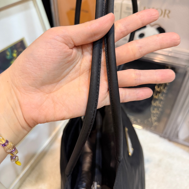85新✨Prada🖤比goyard還輕的Prada降落傘布 黑色尼龍🖤肩背包 托特包 好輕 好裝 好用 耐用防潑水 附鑑定報告-35