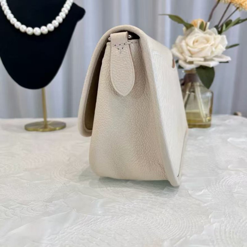 LV BUCI 奶白色水波紋 法棍包 芯片款 99新 24.5*15.5*9 配件塵袋-5