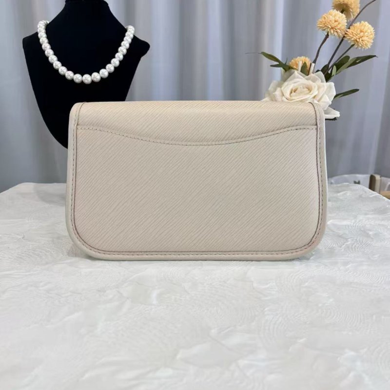 LV BUCI 奶白色水波紋 法棍包 芯片款 99新 24.5*15.5*9 配件塵袋-6