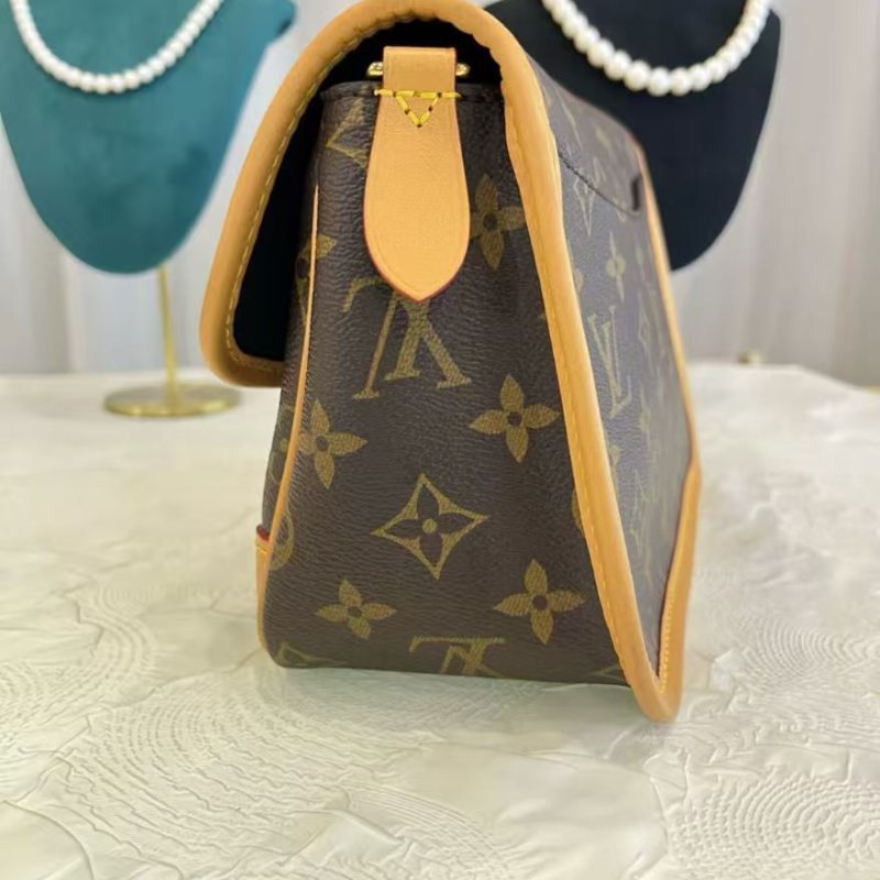 LV DIANE 經典老花法棍包黑肩帶 芯片款 24年 99新 24*15*9-5