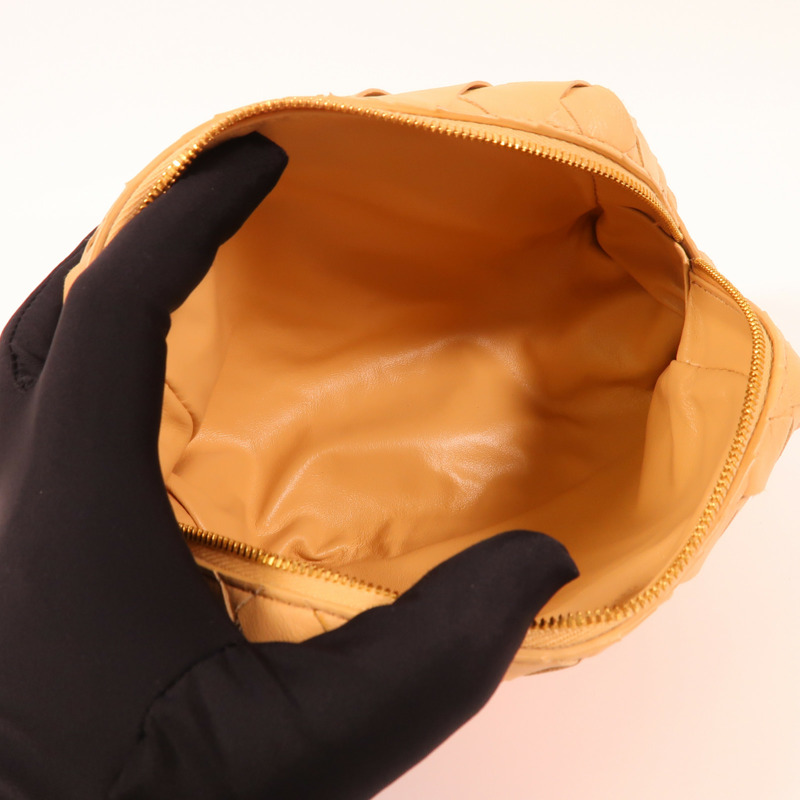 BOTTEGA VENETA 羊皮皮革Pouch金扣化妝袋-8