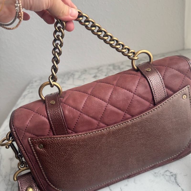 Chanel 酒紅色雙扣斜背包-28