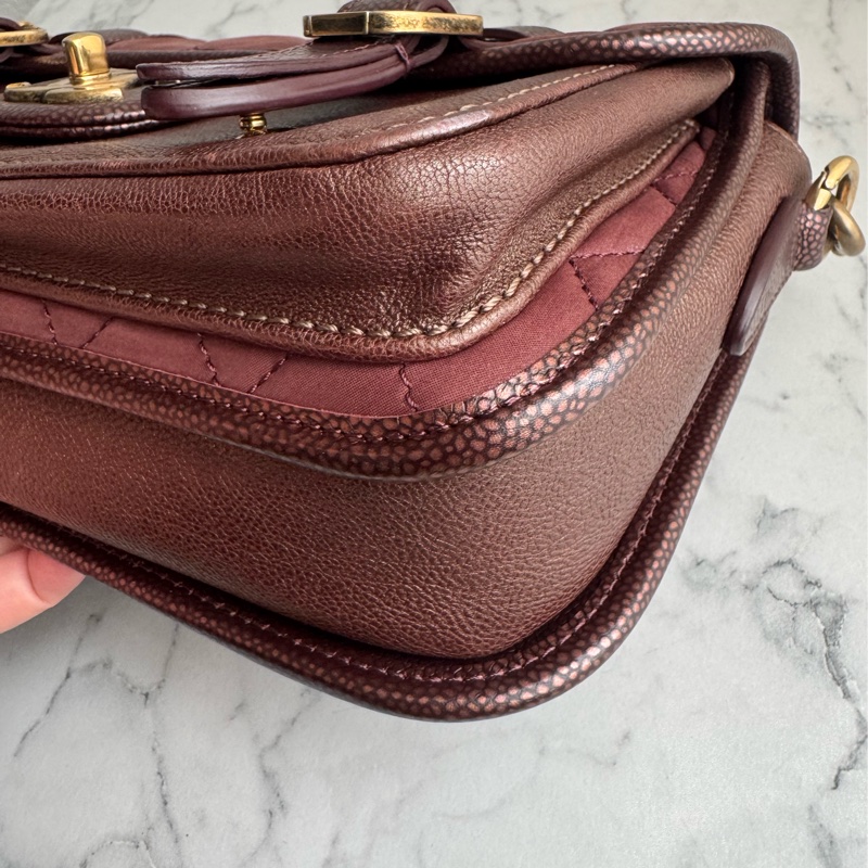 Chanel 酒紅色雙扣斜背包-30