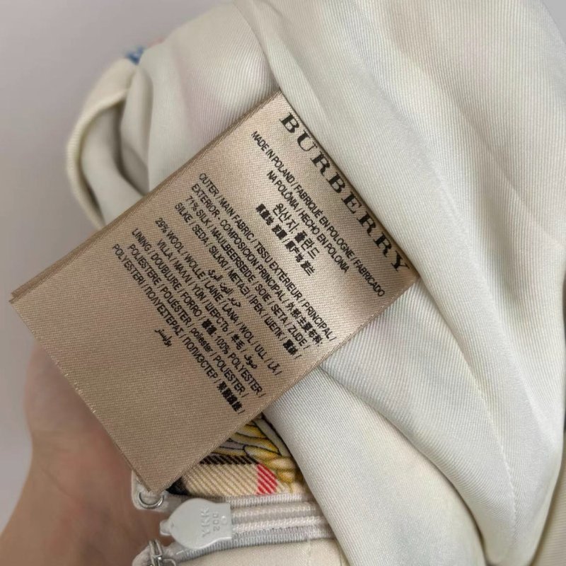 Burberry 字母短裙 僅試穿 42號，腰圍75，裙長44 M號-1