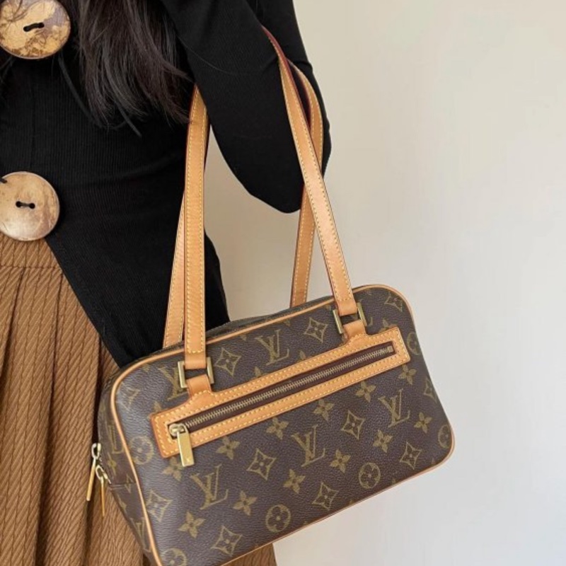 「JL精品代購」95新 lv 老花開口笑 肩背包-1