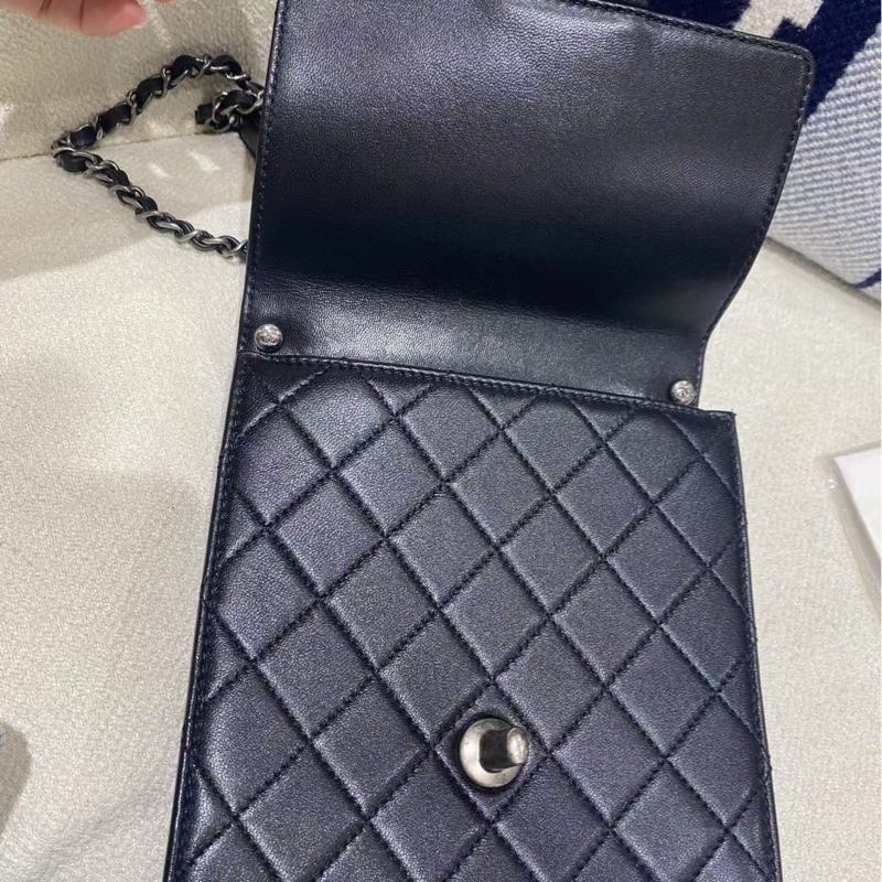 CHANEL 黑色透明珍珠包-6