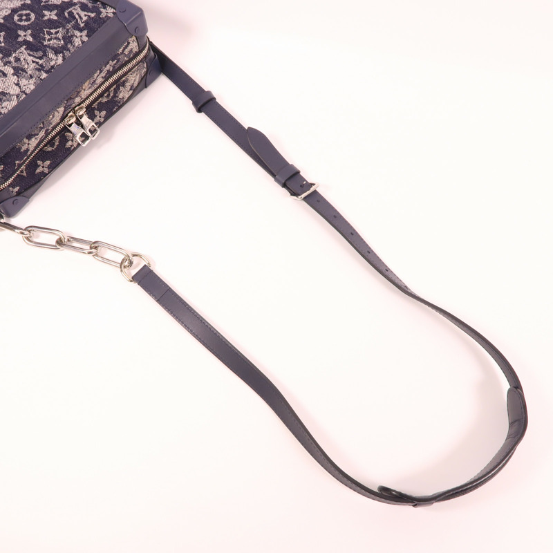 LOUIS VUITTON Monogram Tapestry Soft Trunk銀扣肩背袋-8