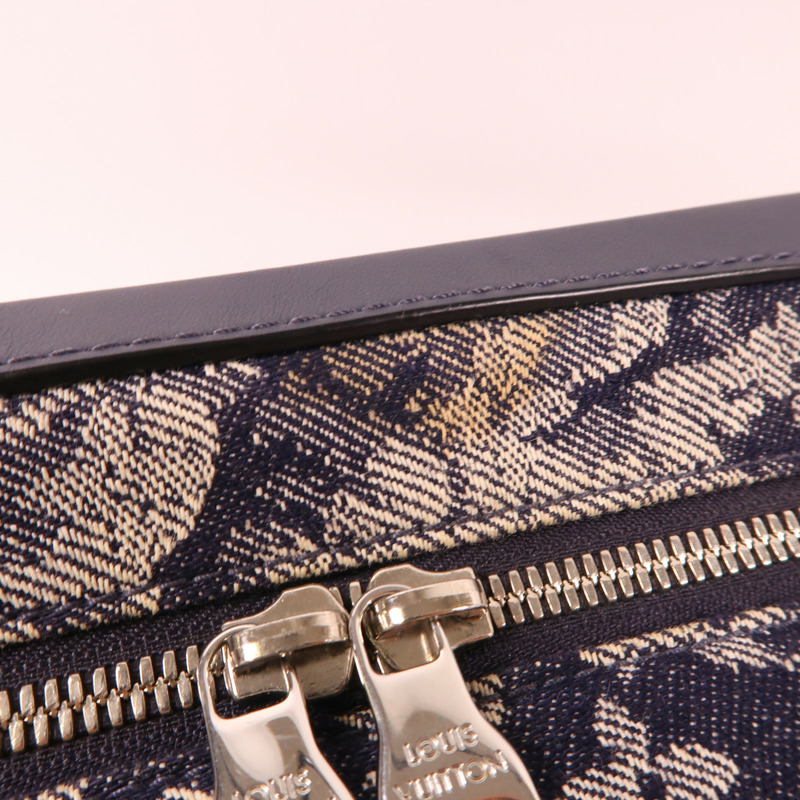 LOUIS VUITTON Monogram Tapestry Soft Trunk銀扣肩背袋-9