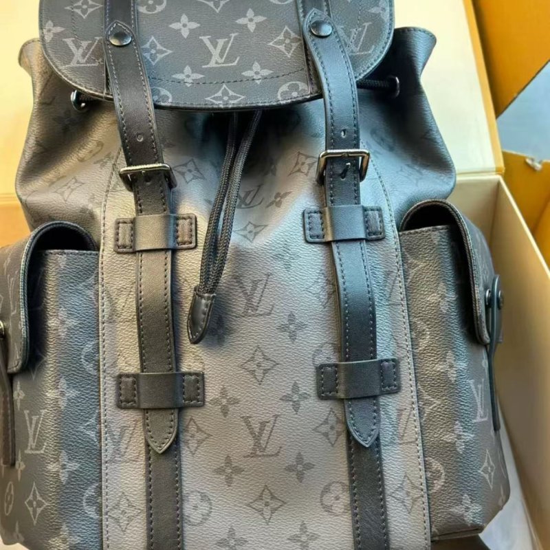 LV 阿波羅 christopher MM 中號黑花黑武士雙肩背全新 配件塵袋-1