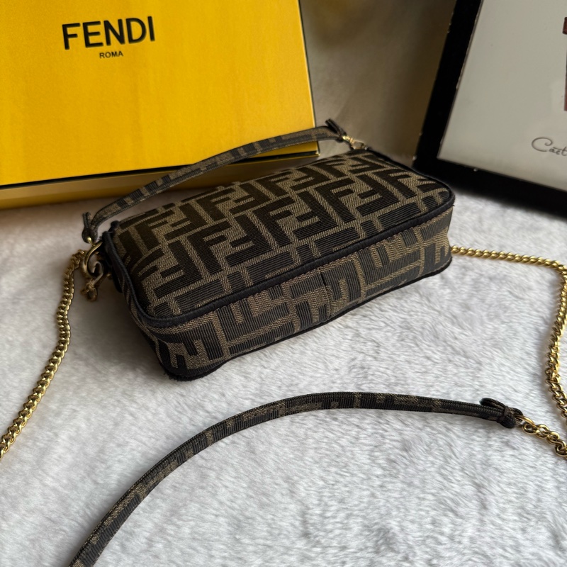 FENDI FF Logo Baguette 緹花布二用迷你法棍包(棕色)-3