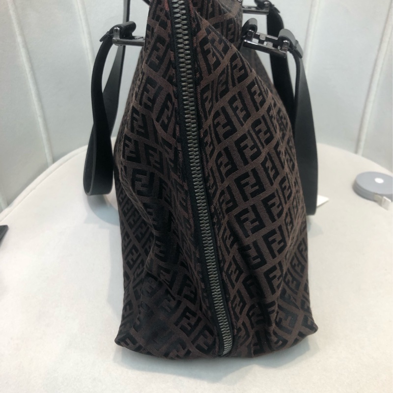 FENDI 老花 Tote 旅行袋 XA493-15