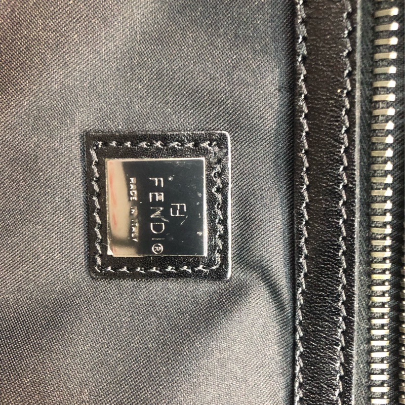 FENDI 老花 Tote 旅行袋 XA493-19