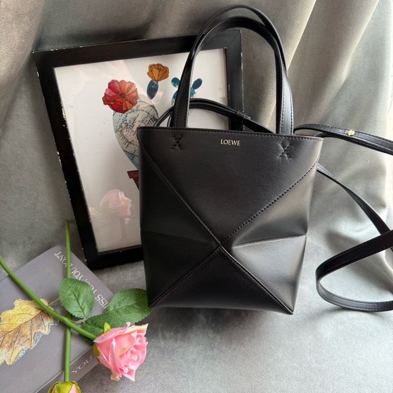 LOEWE Puzzle 亮面小牛皮迷你摺疊托特包(黑色)-0