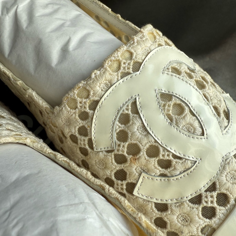 Chanel CC Logo 漆皮及蕾絲草編鉛筆鞋/漁夫鞋(白色) 37-2