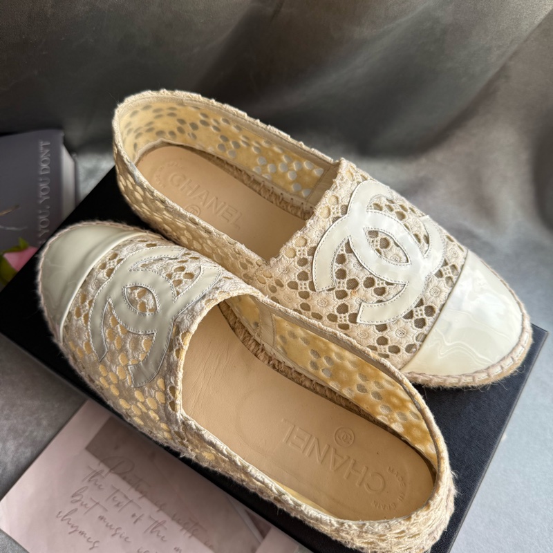 Chanel CC Logo 漆皮及蕾絲草編鉛筆鞋/漁夫鞋(白色) 37-3