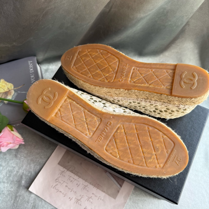 Chanel CC Logo 漆皮及蕾絲草編鉛筆鞋/漁夫鞋(白色) 37-4