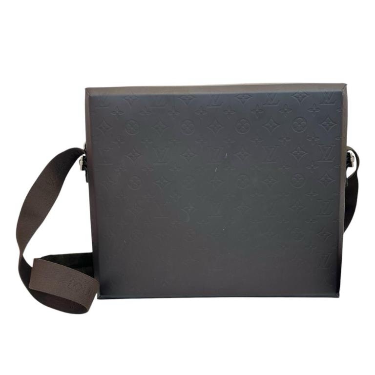 Louis Vuitton 硬殼肩背公事包-0