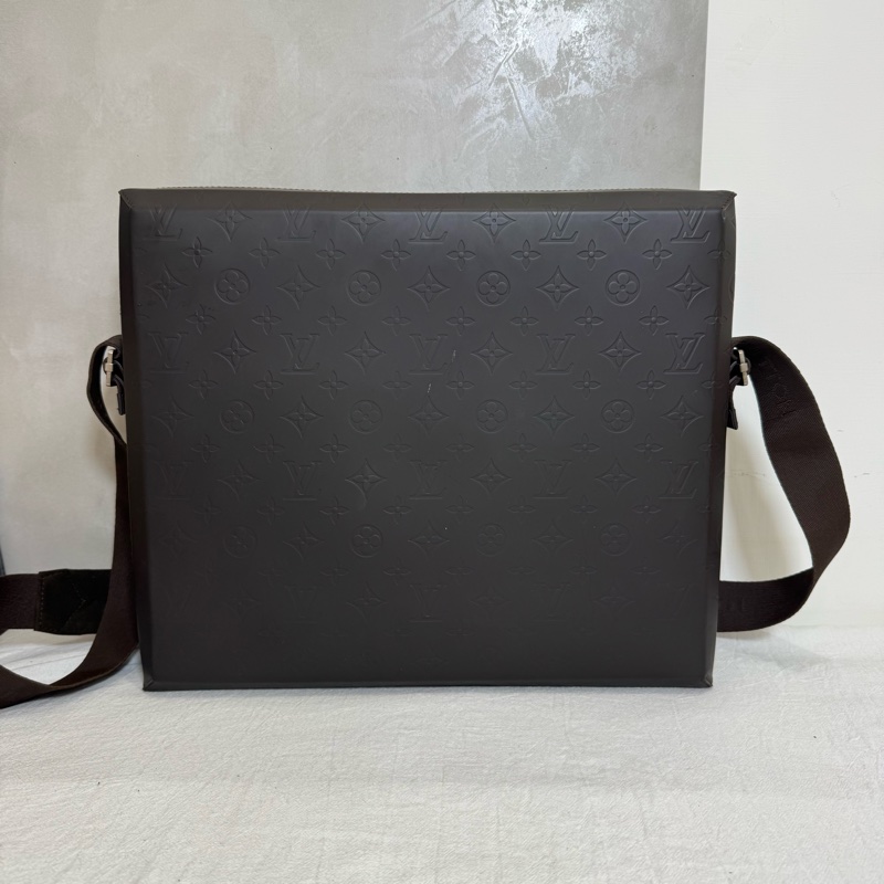 Louis Vuitton 硬殼肩背公事包-5