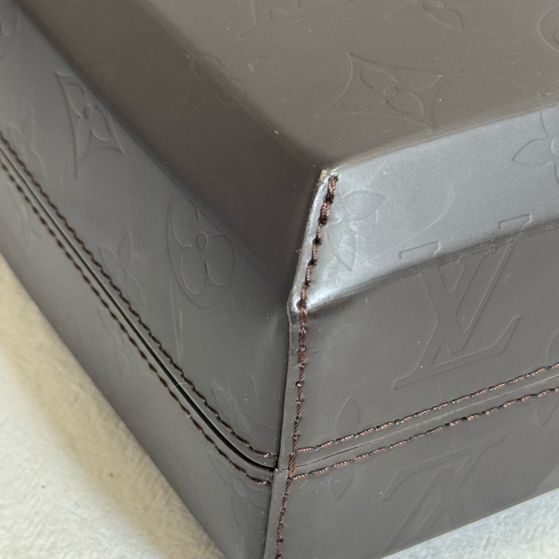 Louis Vuitton 硬殼肩背公事包-9