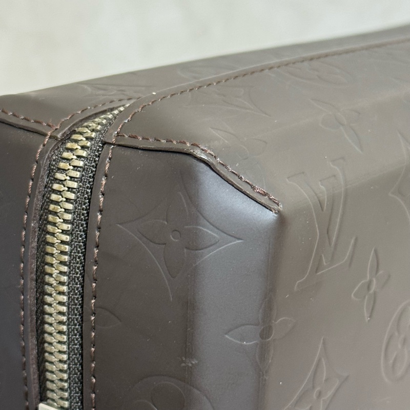 Louis Vuitton 硬殼肩背公事包-15