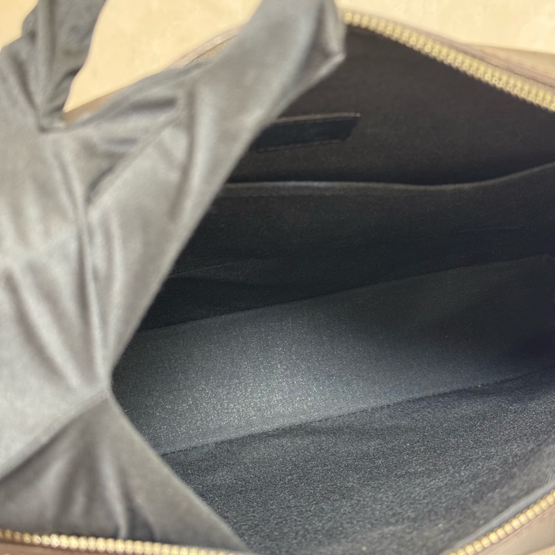 Louis Vuitton 硬殼肩背公事包-16