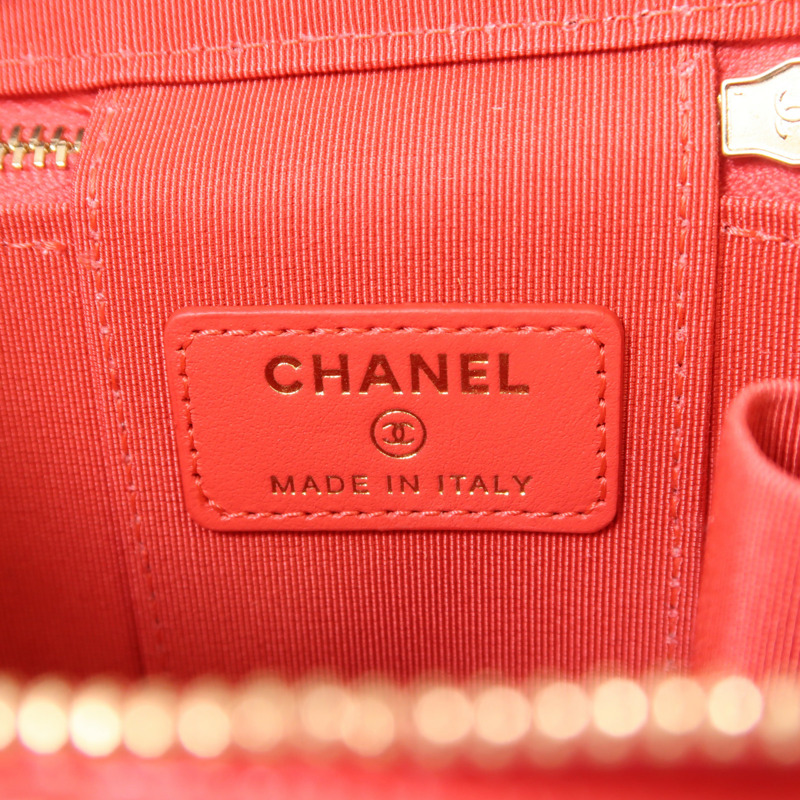 CHANEL 牛皮皮革Vanity Case金扣鏈帶肩背袋-6